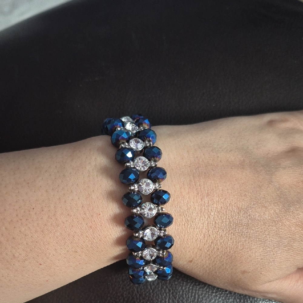 Sapphire blue and clear crystal beaded stretch bracelet